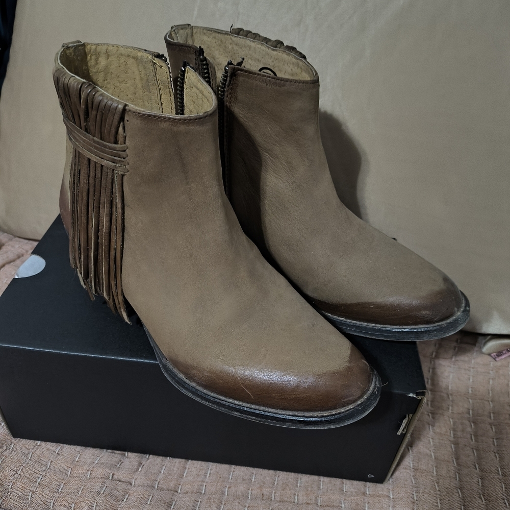 Circle G booties